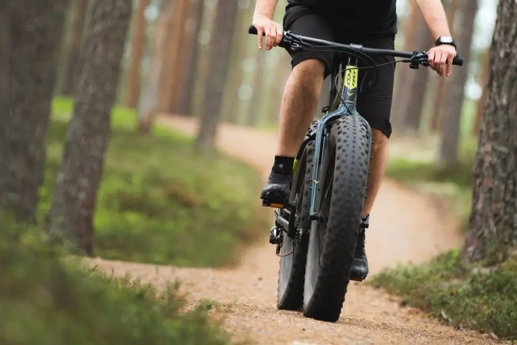KOE ROKUAN LUONTO KAIKKINA VUODENAIKOINA 1 Fatbike maastopyörä Rokua | vuokravälineet | fatbike rent | Rokua Outdoors