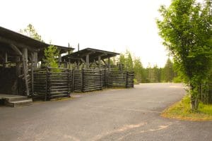 Caravan park side Tule ja koe Rokuan kansallispuiston ja Geoparkin luonto kaikkina vuodenaikoina